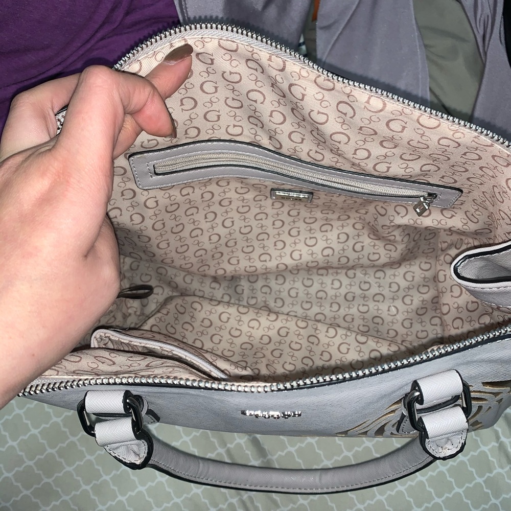 Guess Purse - Picture 4 of 4